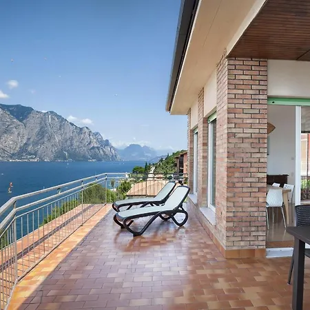 Windows On The Appartement Malcesine